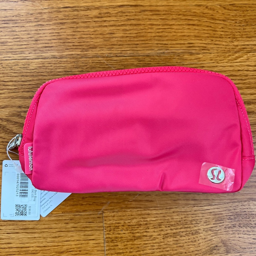 Lululemon Lipgloss Everywhere belt bag - 1L NWT